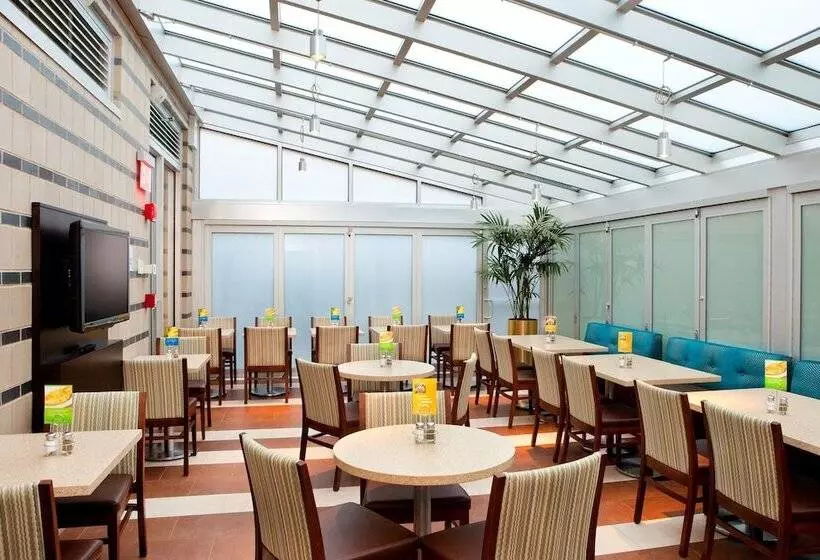 호텔 Holiday Inn Express Times Square South, An Ihg