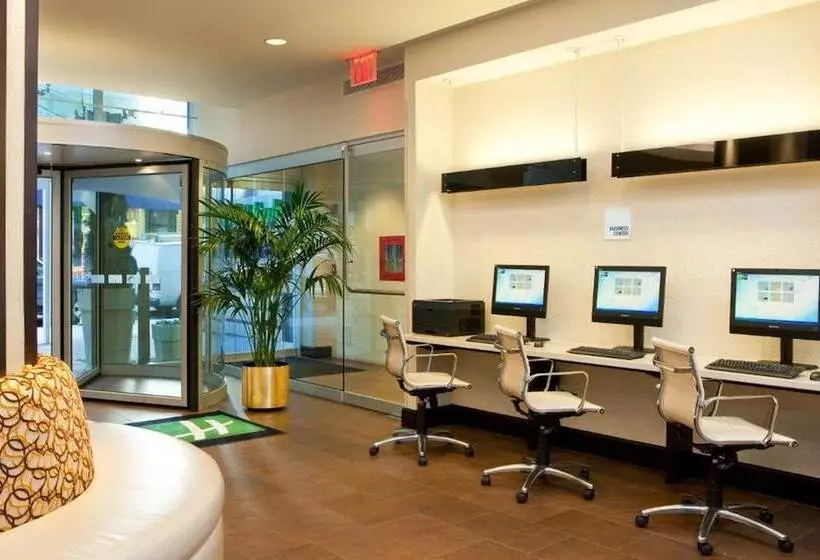 호텔 Holiday Inn Express Times Square South, An Ihg