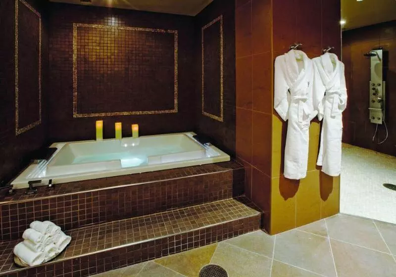 Отель Motorcity Casino