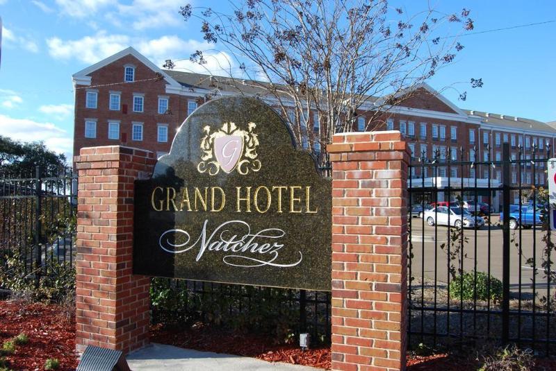 Natchez Grand Hotel On The River