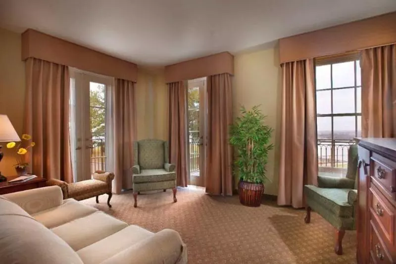 Natchez Grand Hotel On The River