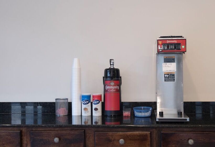 Hotel Red Roof Inn & Suites Biloxi Ocean Springs