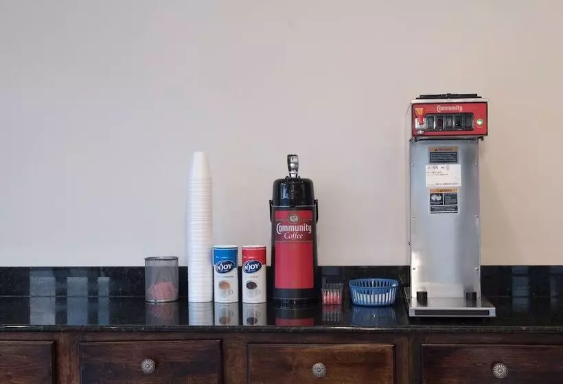 Hotel Red Roof Inn & Suites Biloxi Ocean Springs