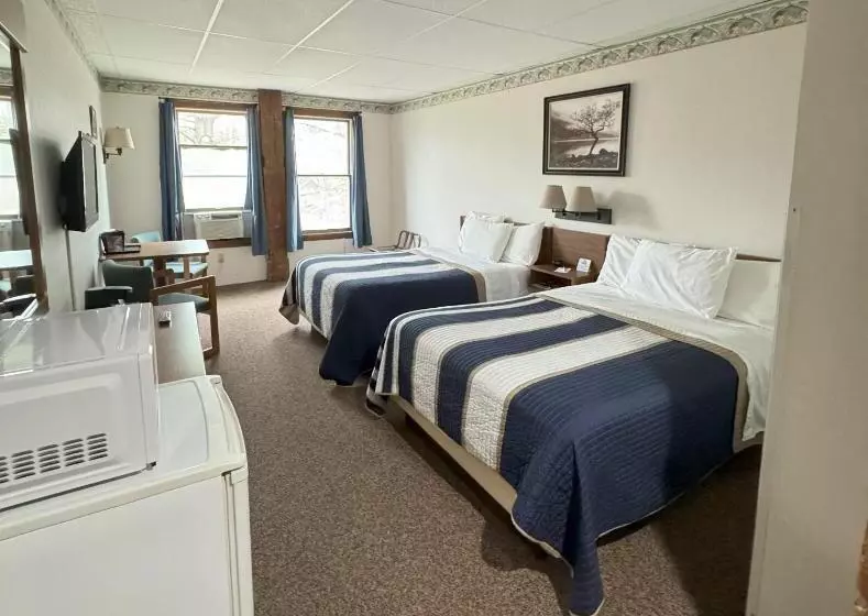 Lake Ontario Motel & Inn