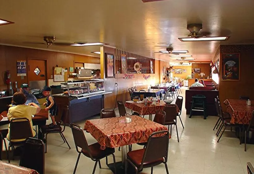 モーテル Lakeside Inn & Suites