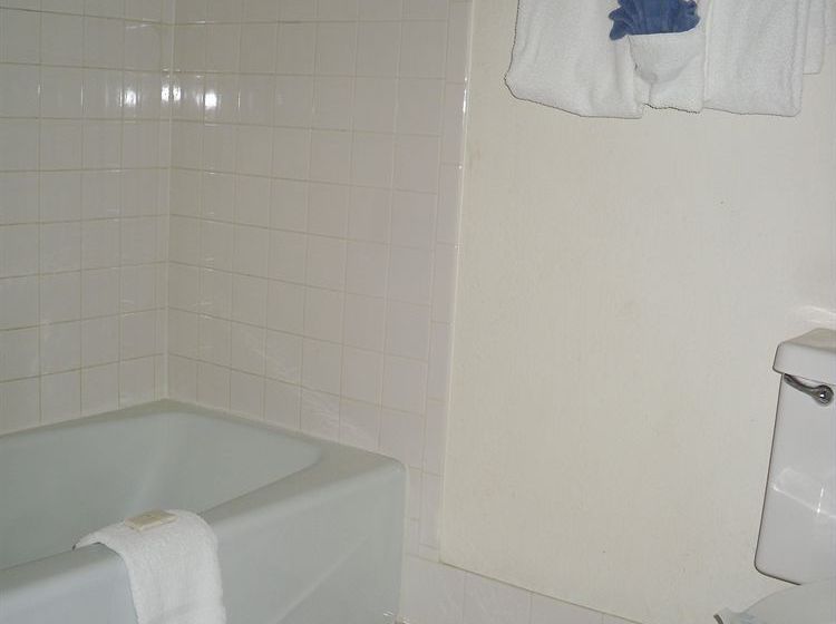 فندق على الطريق Road Star Inn Green Bay