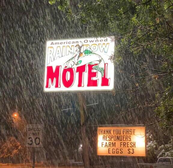 Rainbow Motel