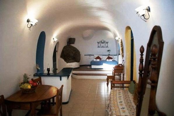 Vallas Apartments & Villas