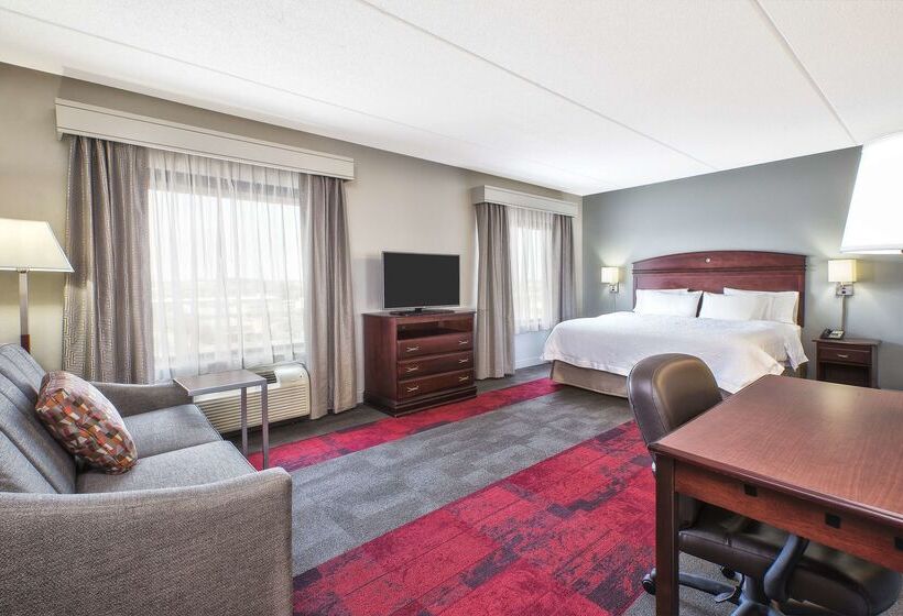 Hampton Inn & Suites Madison West