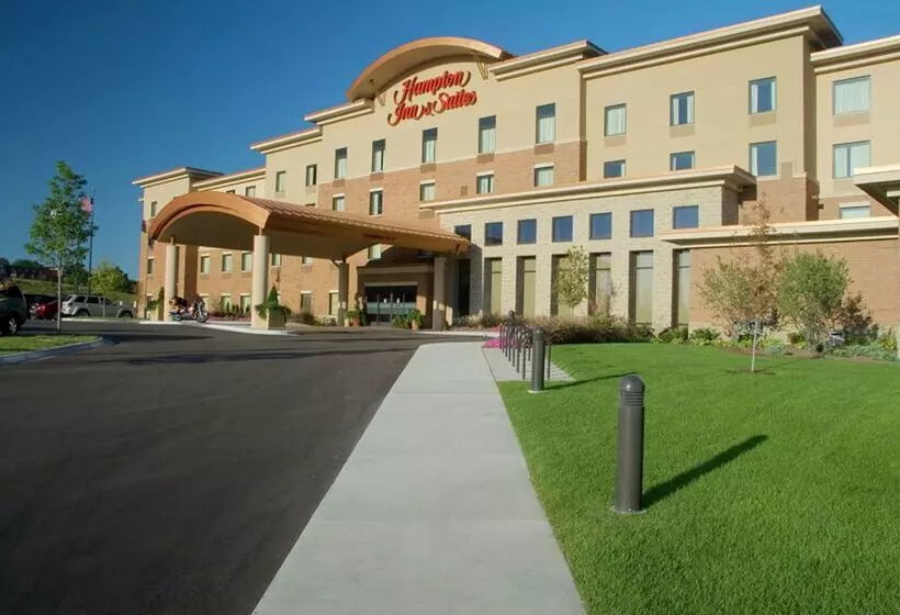 Hampton Inn & Suites Madison West