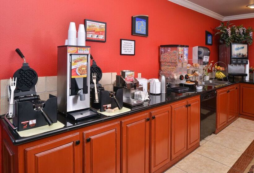 فندق Americas Best Value Inn Lubbock East