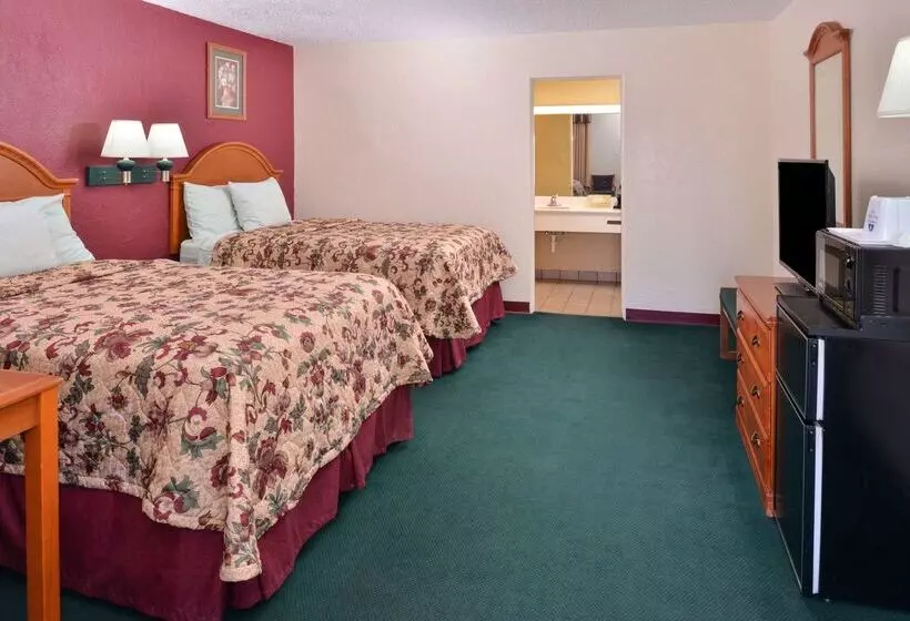 בית מלון כפרי Americas Best Value Inn Lubbock East