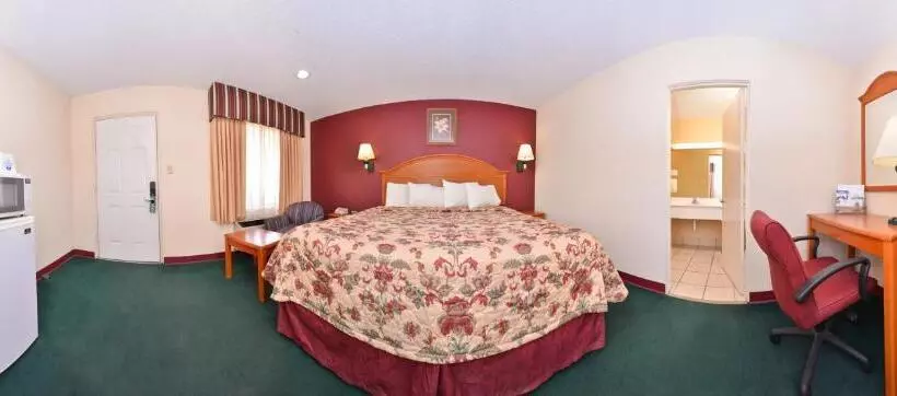 בית מלון כפרי Americas Best Value Inn Lubbock East