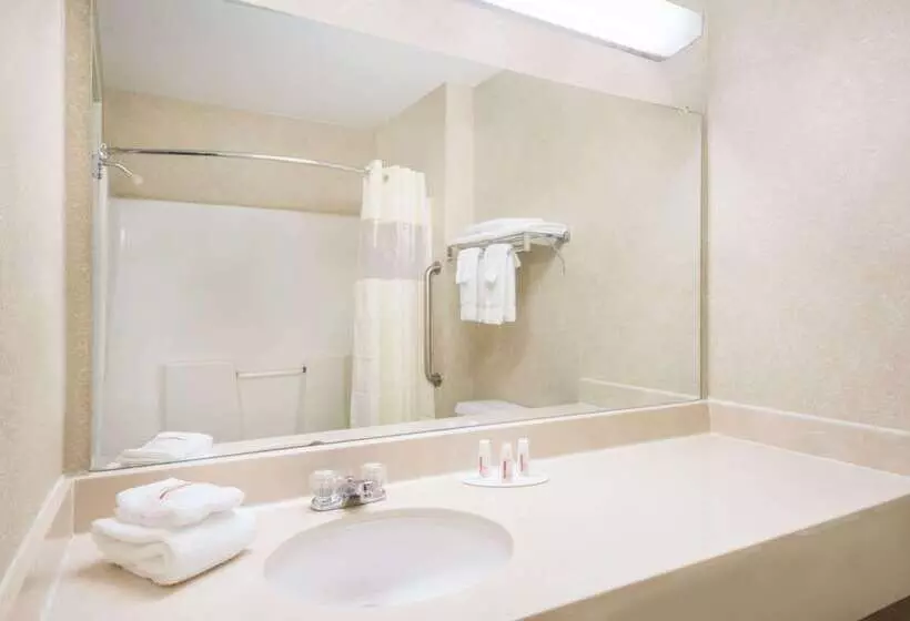 בית מלון כפרי Baymont By Wyndham Casper East