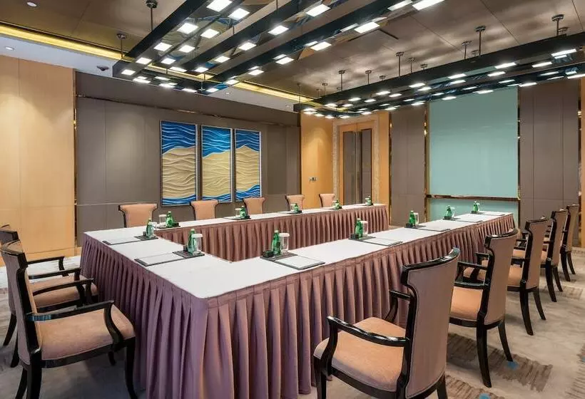 Отель Crowne Plaza Lanzhou By Ihg