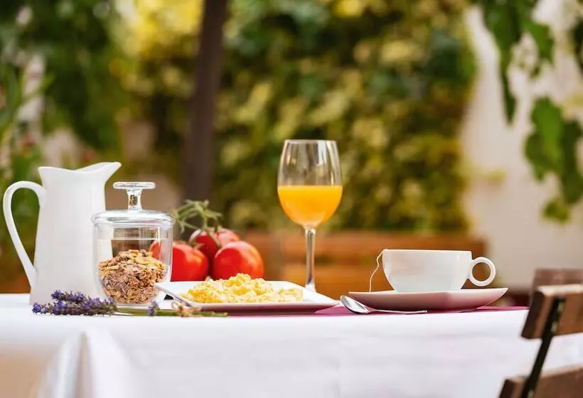 Eco Hotel Doña Mayor