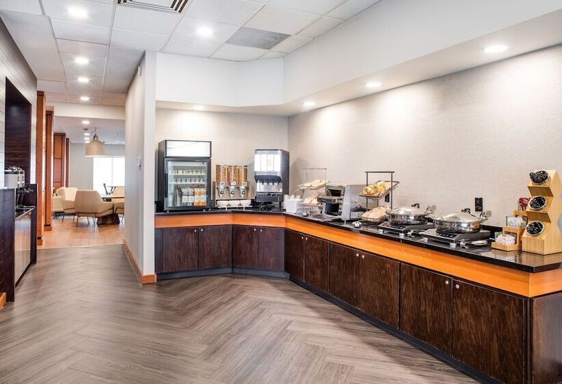 فندق Fairfield Inn & Suites By Marriott Toronto Mississauga