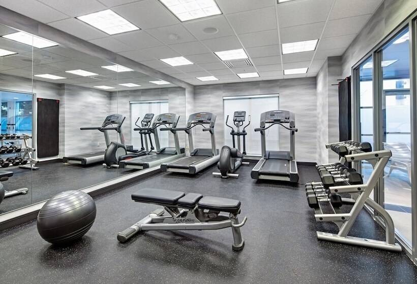 فندق Fairfield Inn & Suites By Marriott Toronto Mississauga