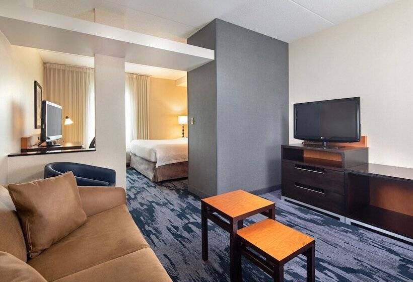 فندق Fairfield Inn & Suites By Marriott Toronto Mississauga