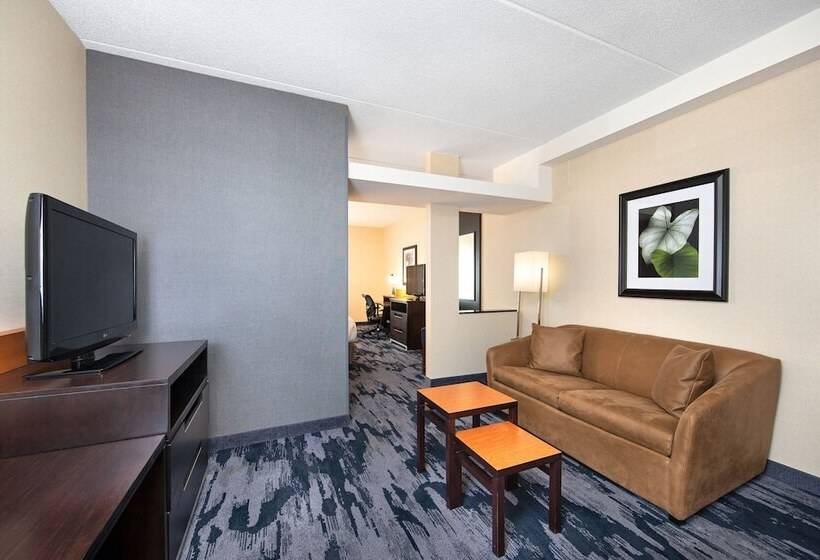 فندق Fairfield Inn & Suites By Marriott Toronto Mississauga