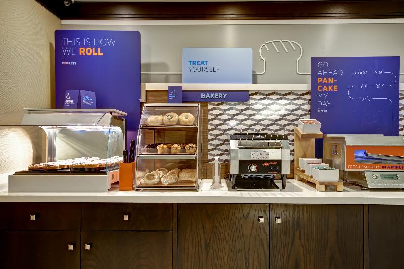 Holiday Inn Express Hotel & Suites Waterloo St. Jacobs Area, An Ihg