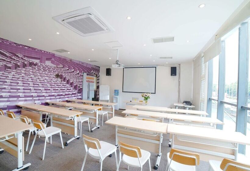 בית מלון כפרי Ibis Chengdu Kehua