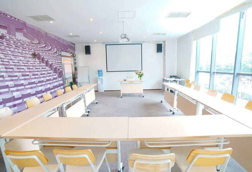 בית מלון כפרי Ibis Chengdu Kehua