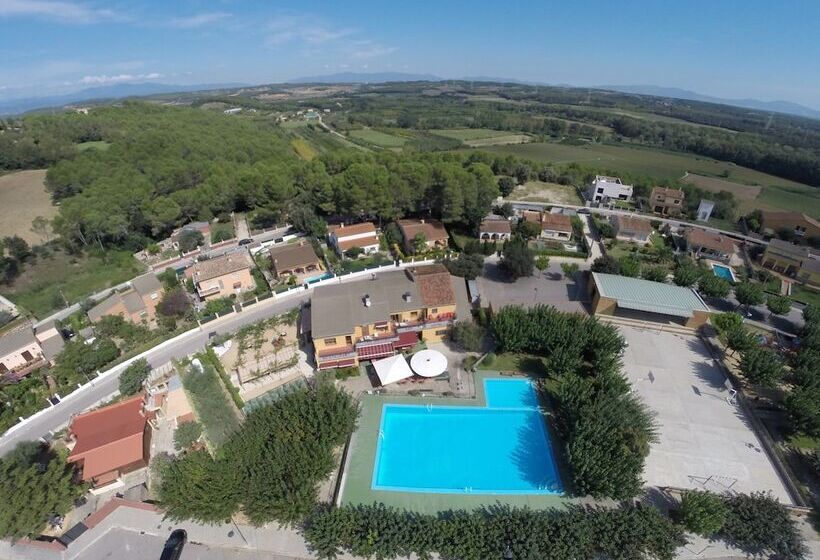 Отель Les Roques