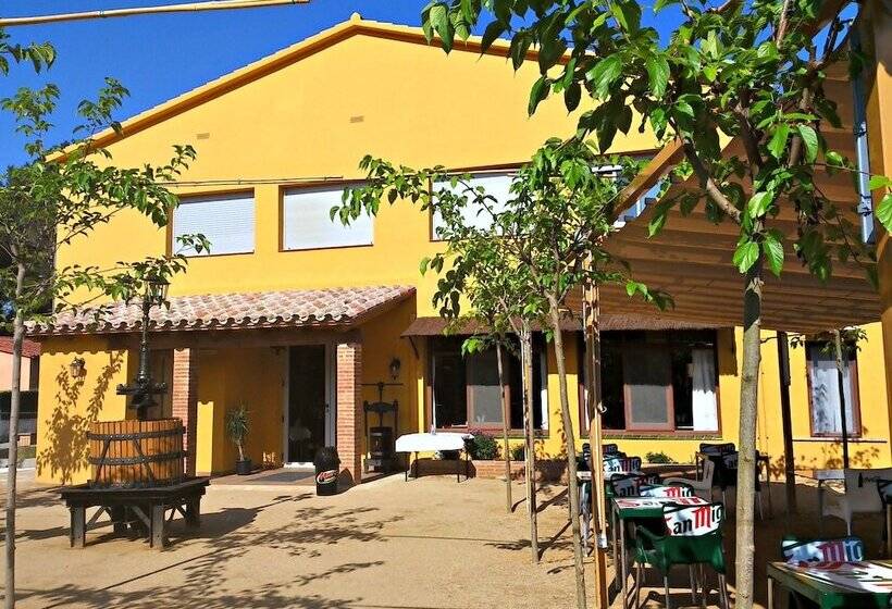 Отель Les Roques