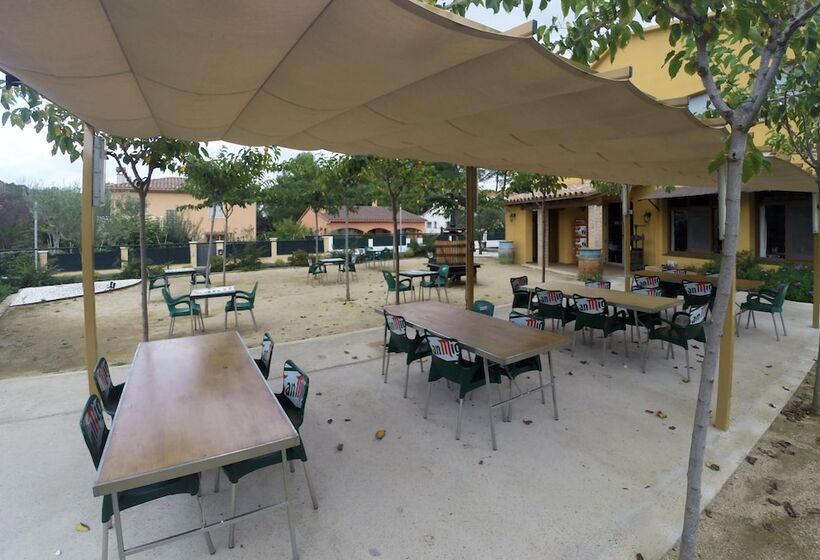 Отель Les Roques