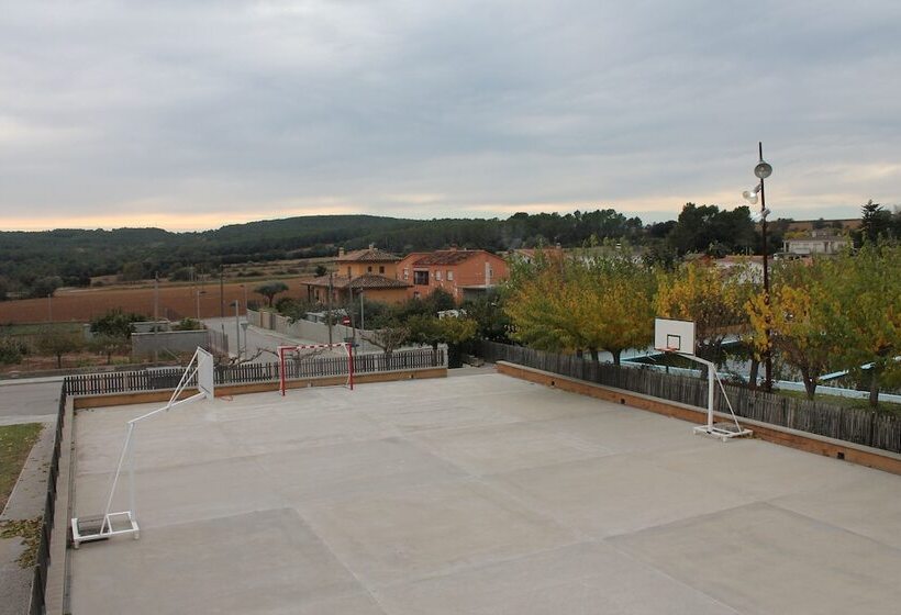 Отель Les Roques