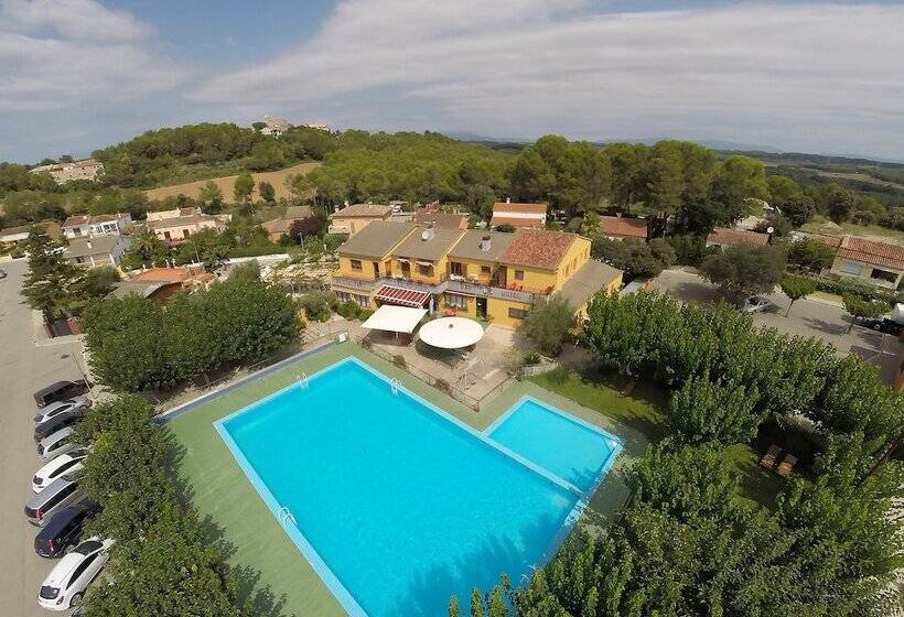 Отель Les Roques