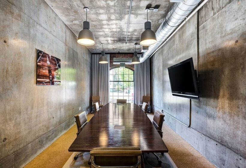 The Loom Hotel, Tapestry Collection By Hilton