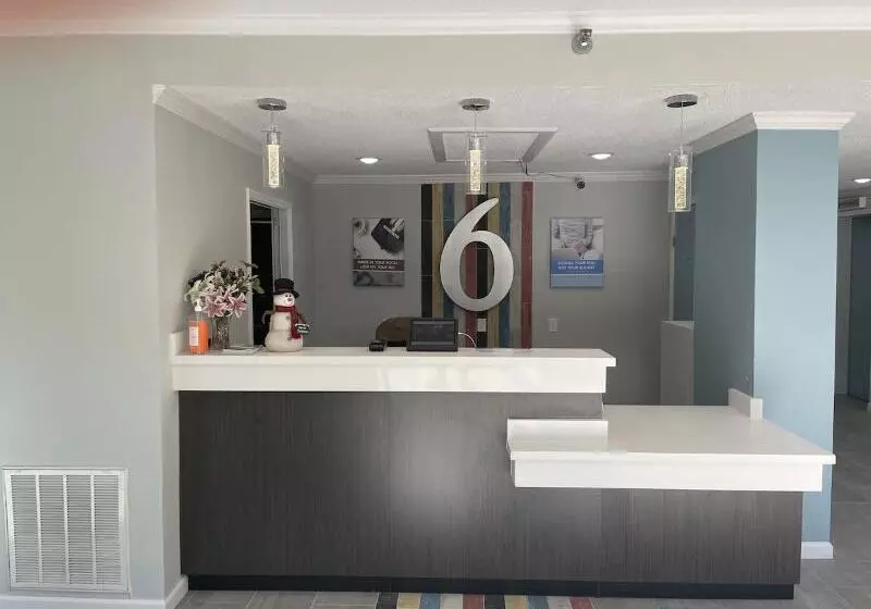 Отель Studio 6 Vicksburg, Ms  Downtown