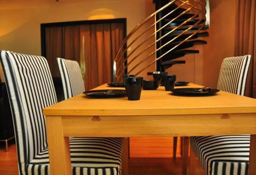 בית מלון כפרי Tat Place