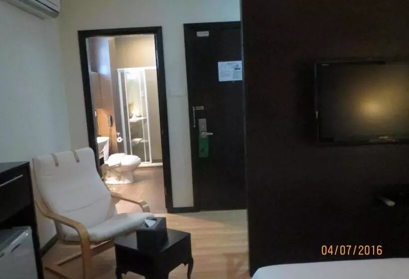 בית מלון כפרי Tat Place