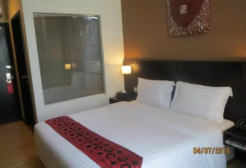 בית מלון כפרי Tat Place