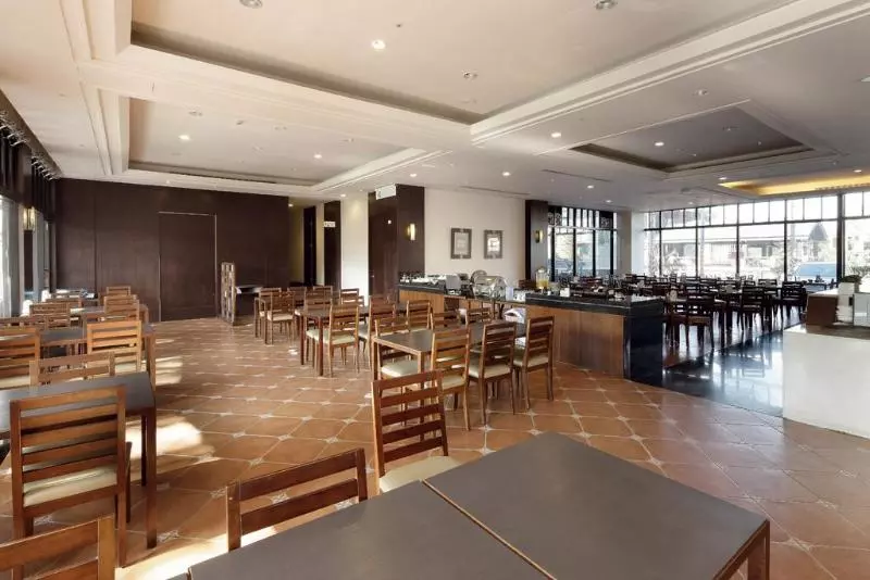 هتل The Loft Seaside Suites