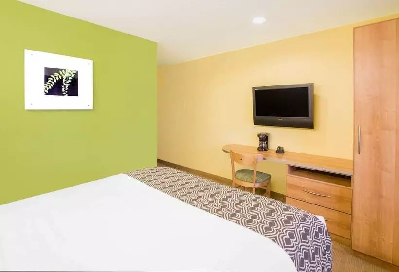 Microtel Inn & Suites By Wyndham Delphos