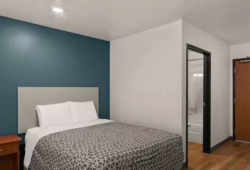 Woodspring Suites Evansville