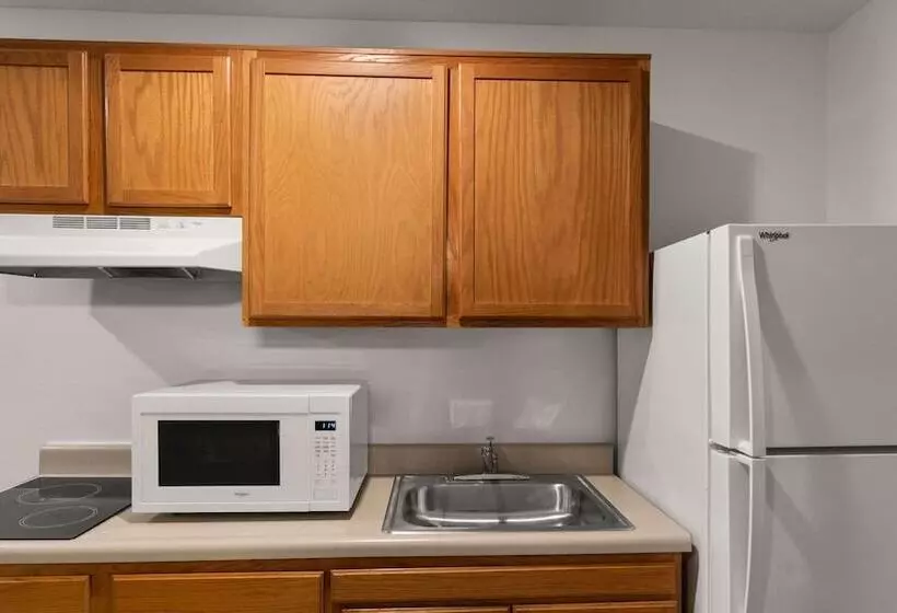 Woodspring Suites Evansville
