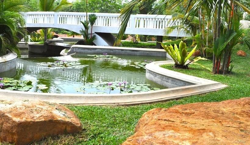 Cocoon Resort & Villas