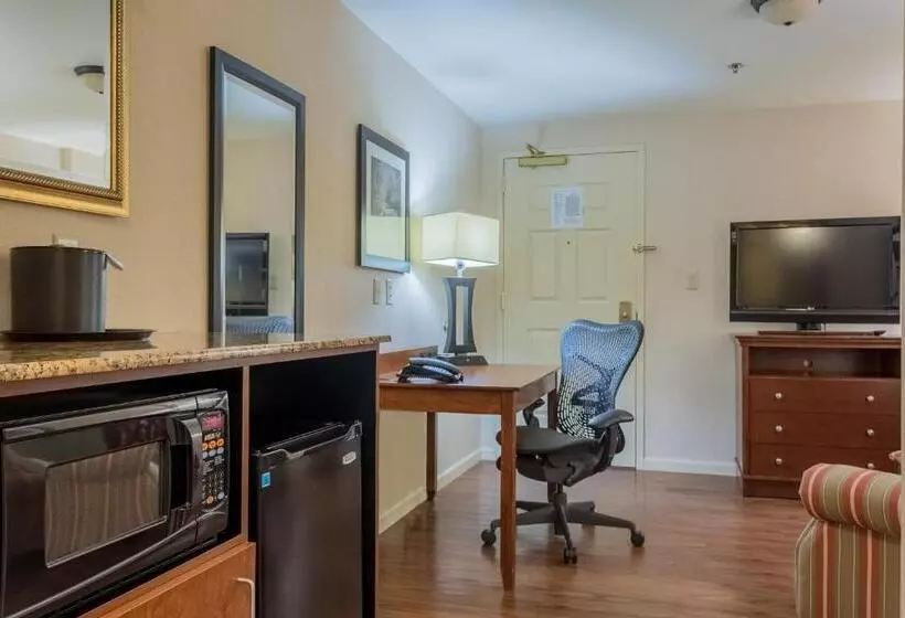 Country Inn & Suites By Radisson, Knoxville At Cedar Bluff, Tn