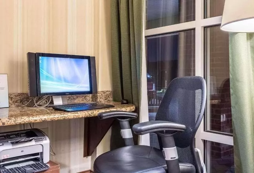Country Inn & Suites By Radisson, Knoxville At Cedar Bluff, Tn