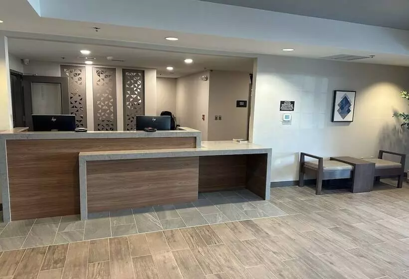 Отель Candlewood Suites Chambersburg, An Ihg