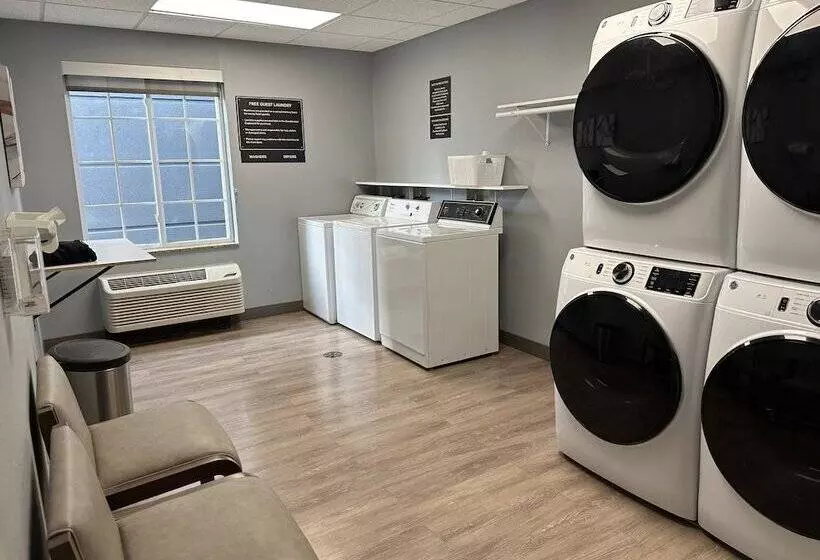 Отель Candlewood Suites Chambersburg, An Ihg