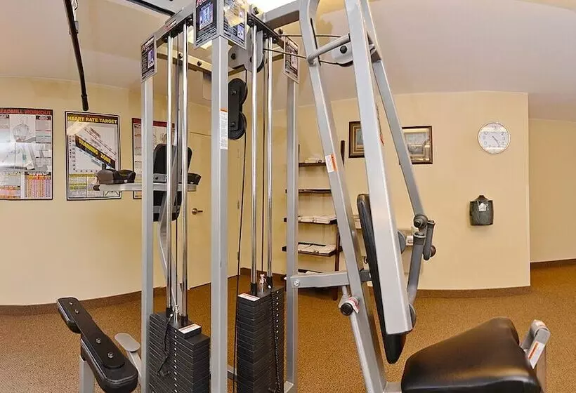 Отель Candlewood Suites Chambersburg, An Ihg