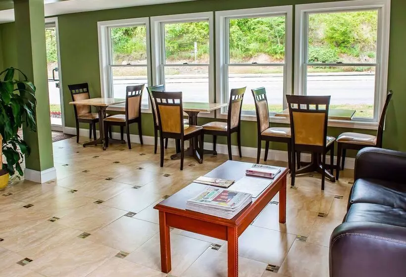 Отель Econo Lodge Jefferson Hills Hwy 51