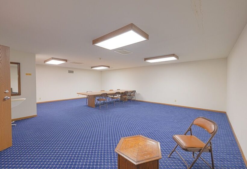 فندق Harlan Inn And Suites