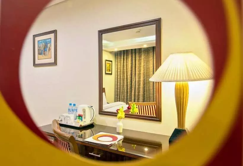 ホテル One Gulberg, Lahore